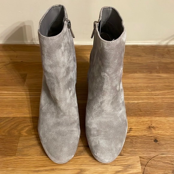 Sam Edelman Grey “Taye” Block Heeled Ankle Bootie. - Picture 1 of 7